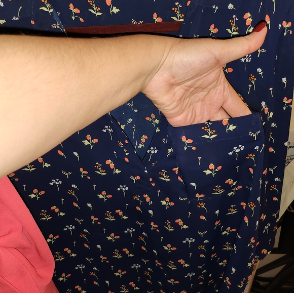 3/$30 New York and company Blouses Size: XL - Picture 4 of 11